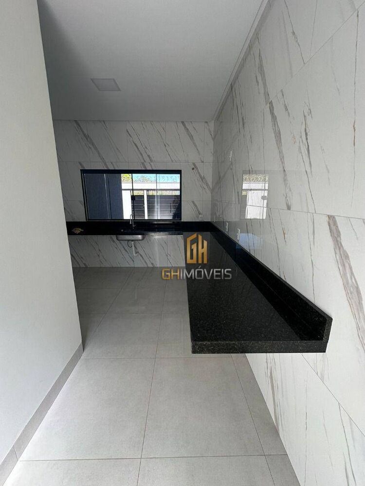 Casa à venda com 3 quartos, 125m² - Foto 1