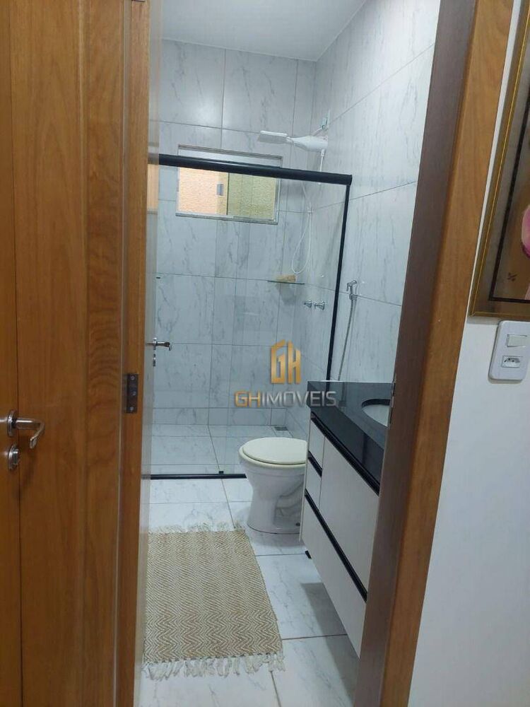 Casa à venda com 3 quartos, 208m² - Foto 2
