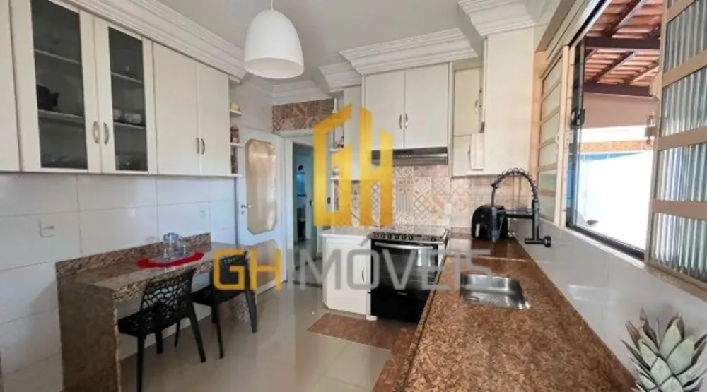 Casa, 3 quartos, 287 m² - Foto 2