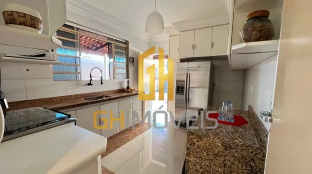 Casa, 3 quartos, 287 m² - Foto 1