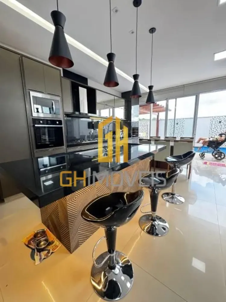 Casa, 3 quartos, 204 m² - Foto 1