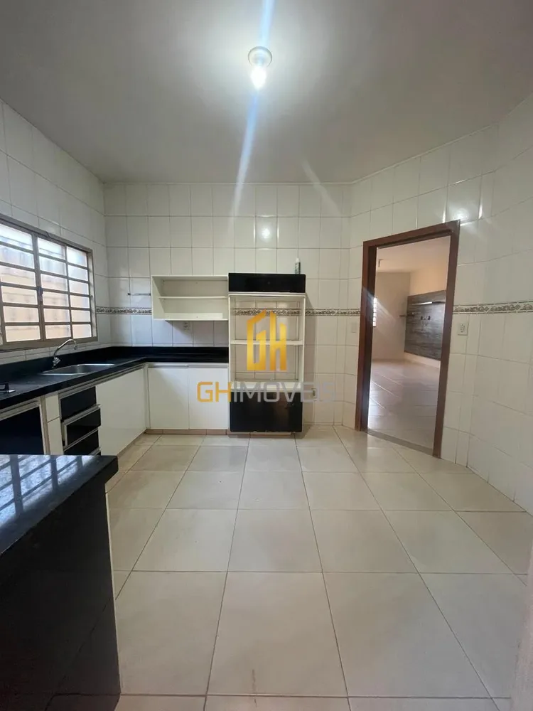 Casa, 4 quartos, 143 m² - Foto 2