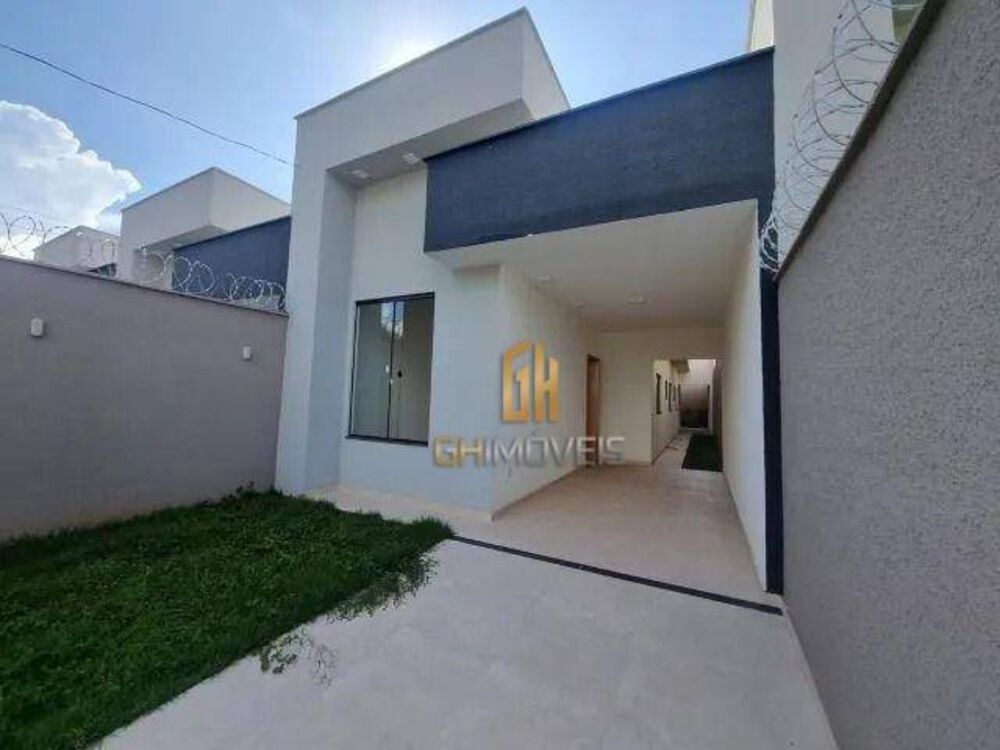 Casa à venda com 3 quartos, 117m² - Foto 1