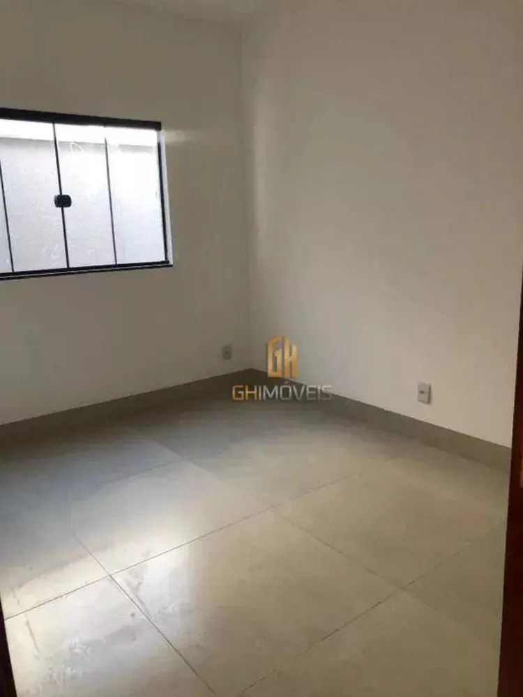 Casa à venda com 3 quartos, 102m² - Foto 1