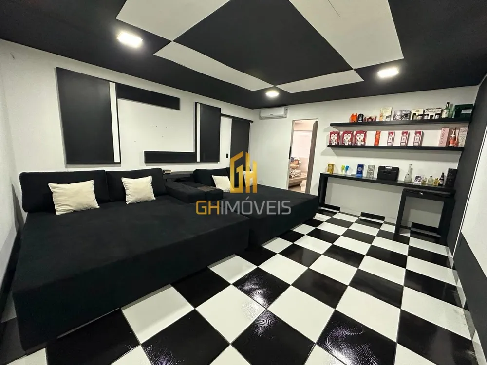 Sobrado, 3 quartos, 600 m² - Foto 1
