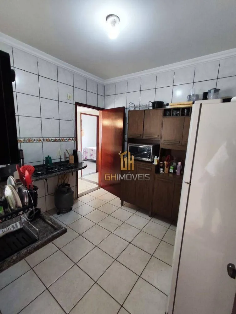 Casa, 3 quartos, 220 m² - Foto 3