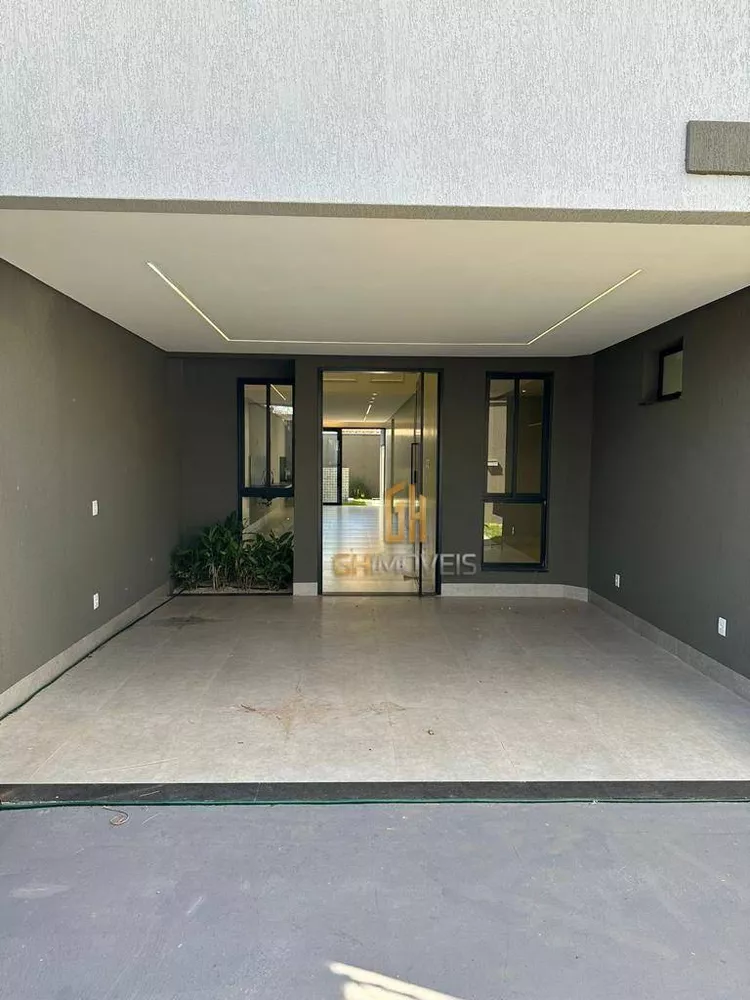 Casa à venda com 3 quartos, 147m² - Foto 2