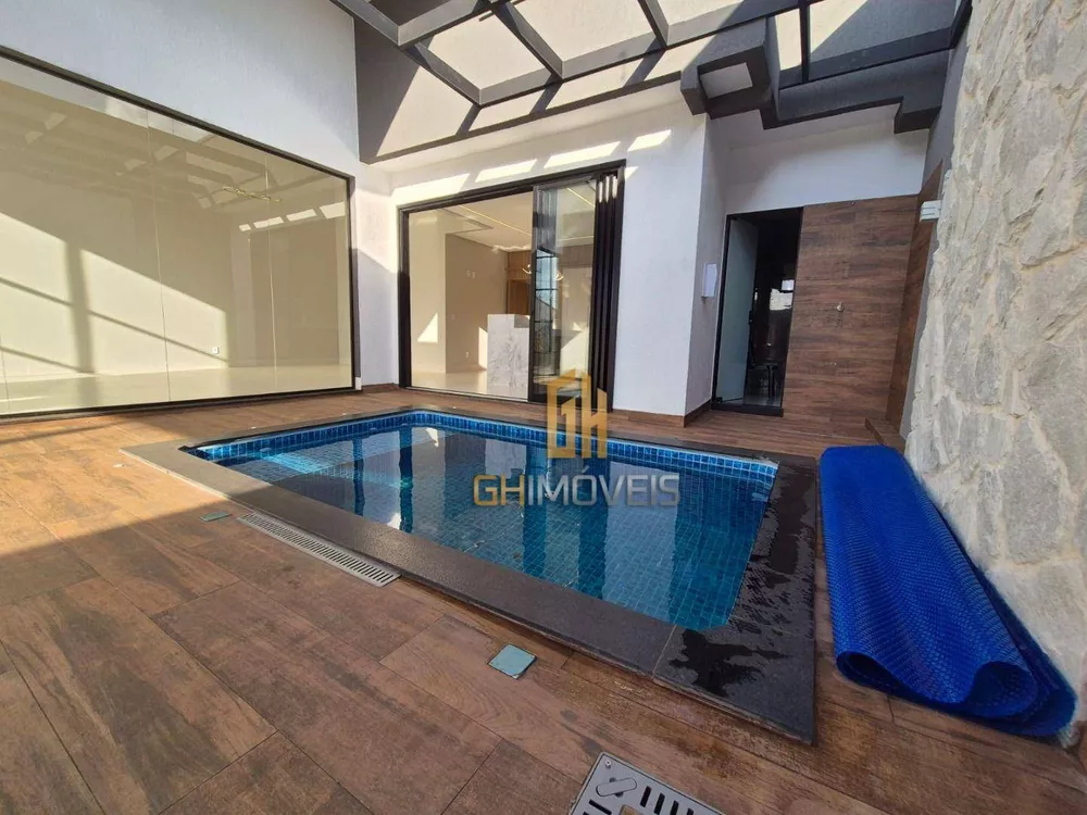 Casa à venda com 4 quartos, 211m² - Foto 4