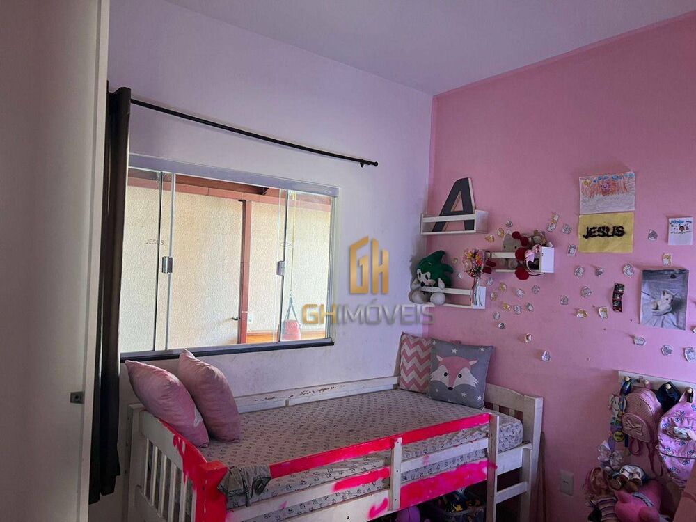 Casa à venda com 3 quartos, 201m² - Foto 3