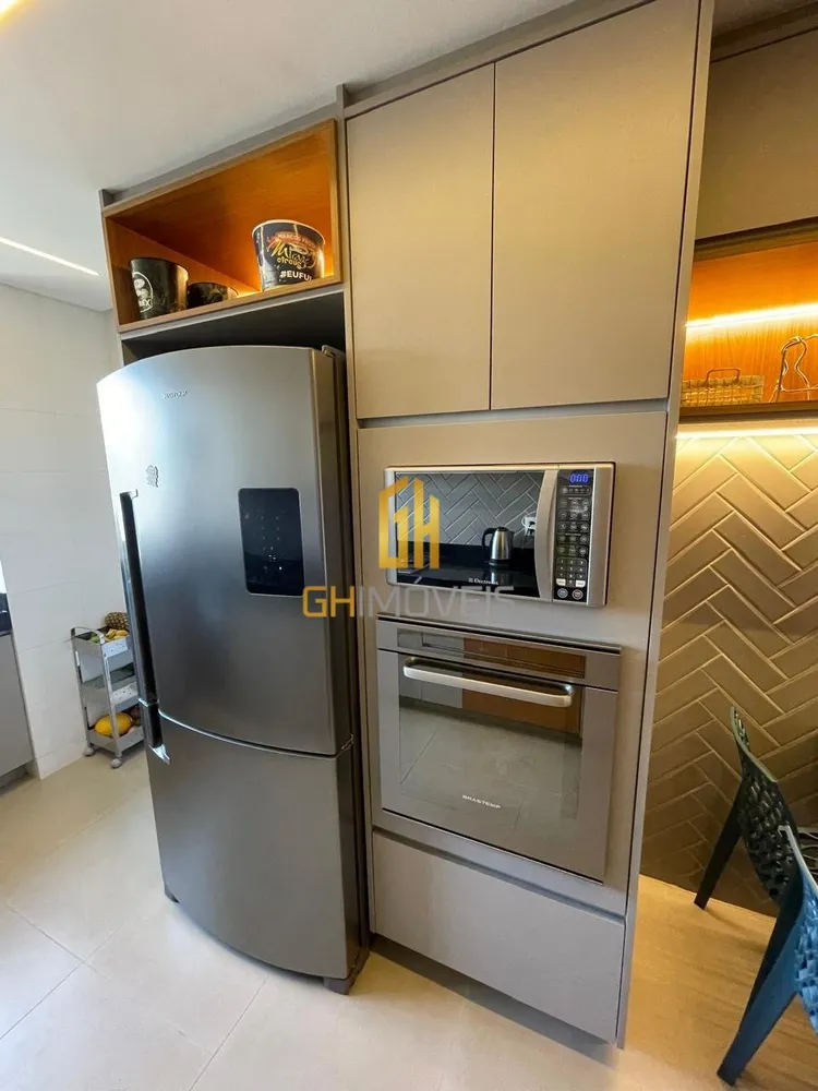 Apartamento, 4 quartos, 220 m² - Foto 1