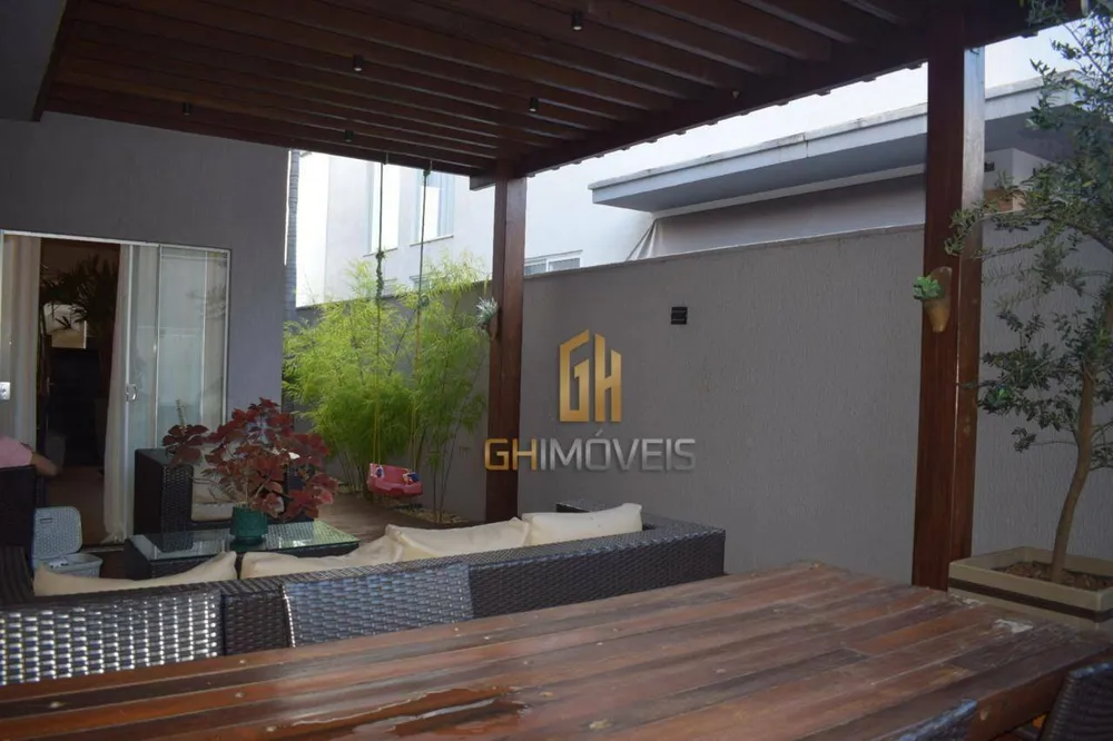Sobrado, 6 quartos, 293 m² - Foto 1