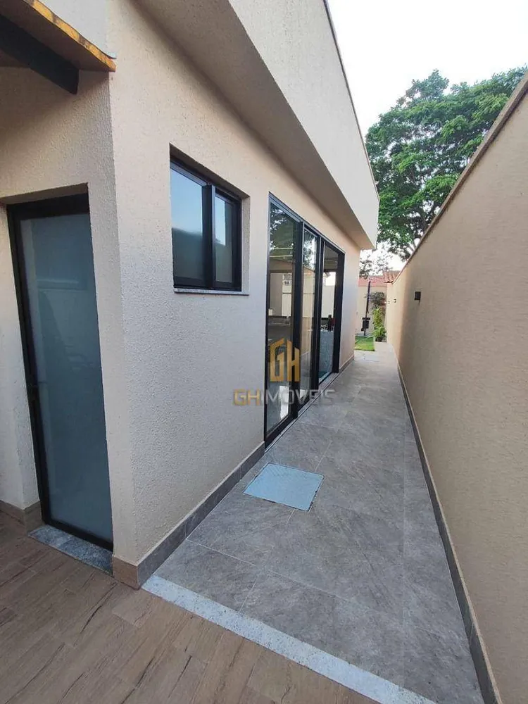Casa, 3 quartos, 237 m² - Foto 1
