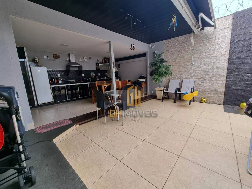 Sobrado à venda com 3 quartos, 150m² - Foto 2