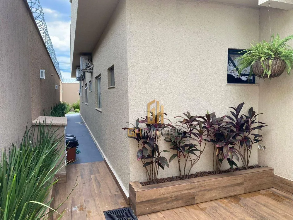 Casa, 3 quartos, 256 m² - Foto 1