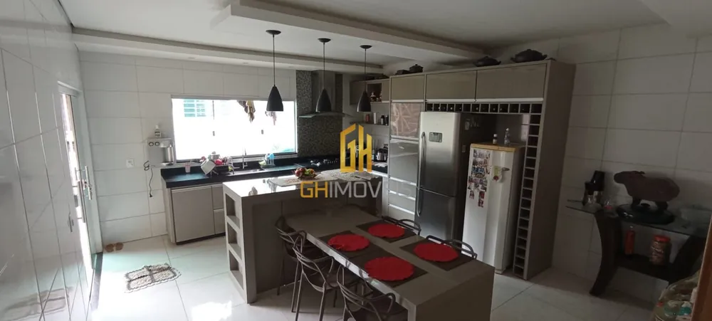 Casa, 4 quartos, 225 m² - Foto 3