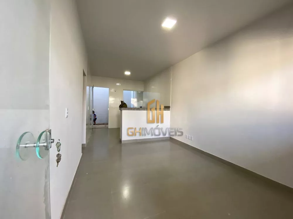 Casa à venda com 2 quartos, 76m² - Foto 1