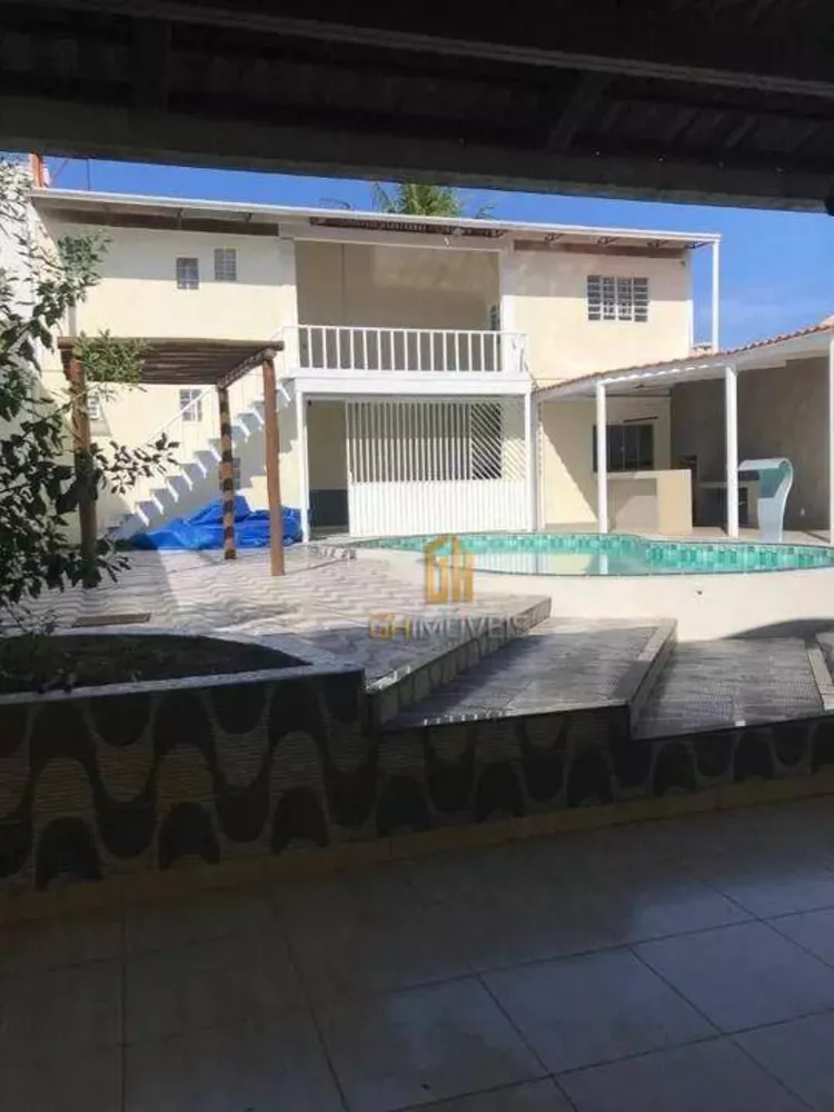 Sobrado à venda com 5 quartos, 300m² - Foto 2