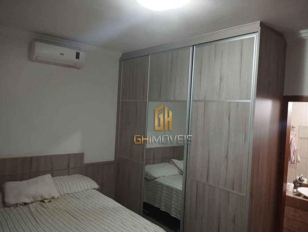 Casa à venda com 3 quartos, 300m² - Foto 4