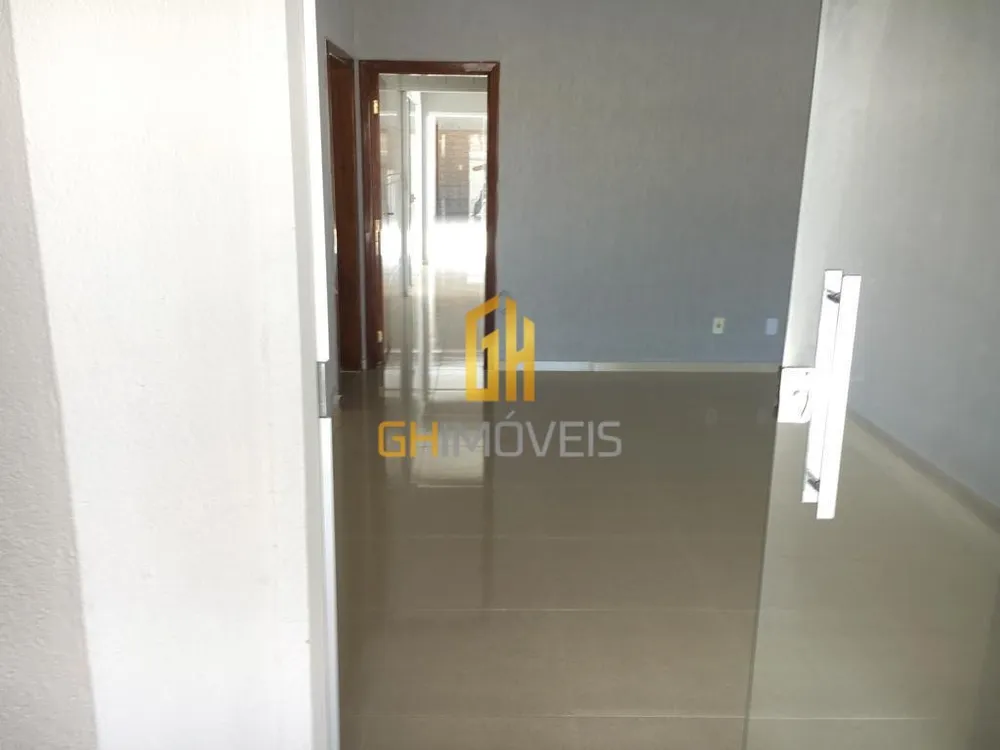 Casa, 4 quartos, 172 m² - Foto 1