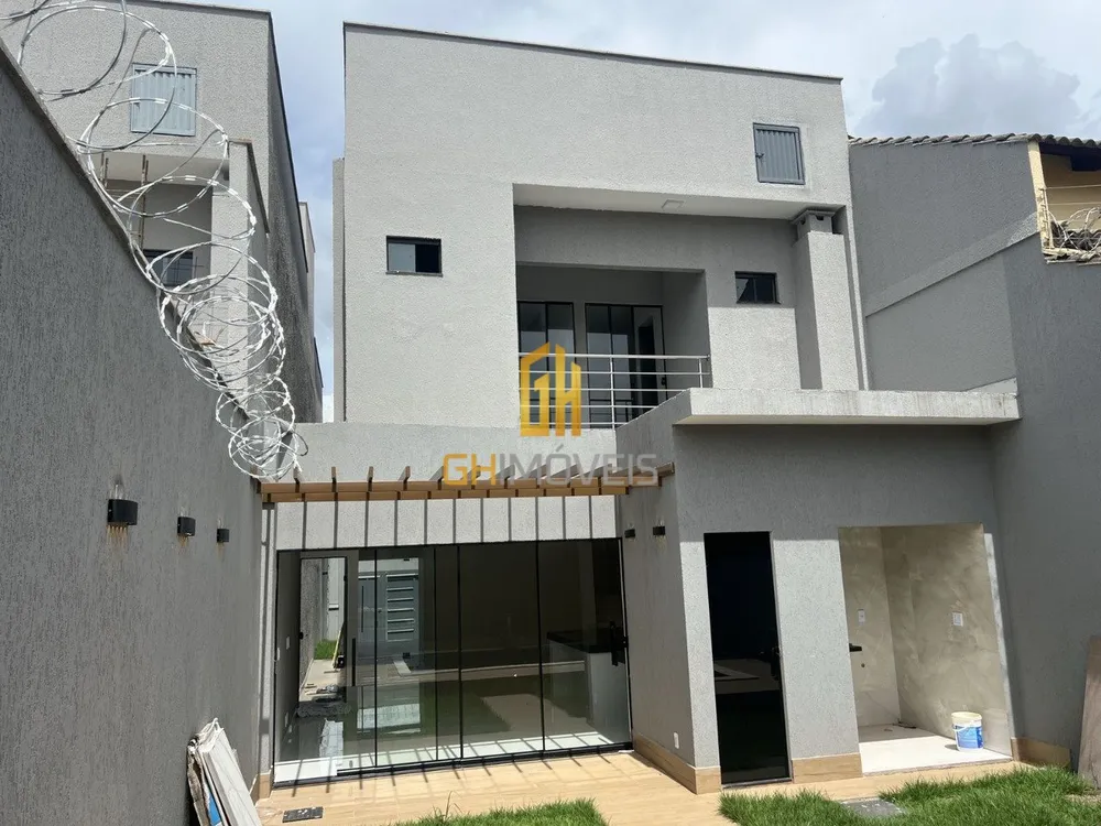 Casa, 3 quartos, 205 m² - Foto 1