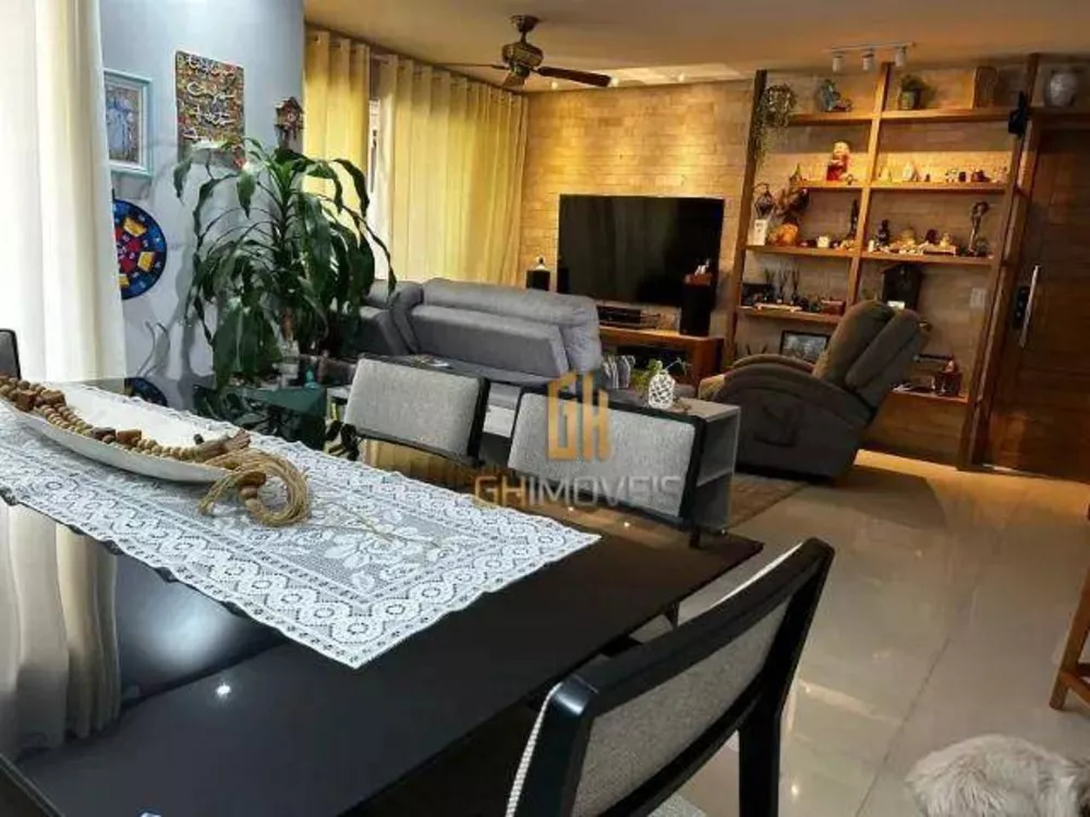 Apartamento à venda com 3 quartos, 137m² - Foto 1