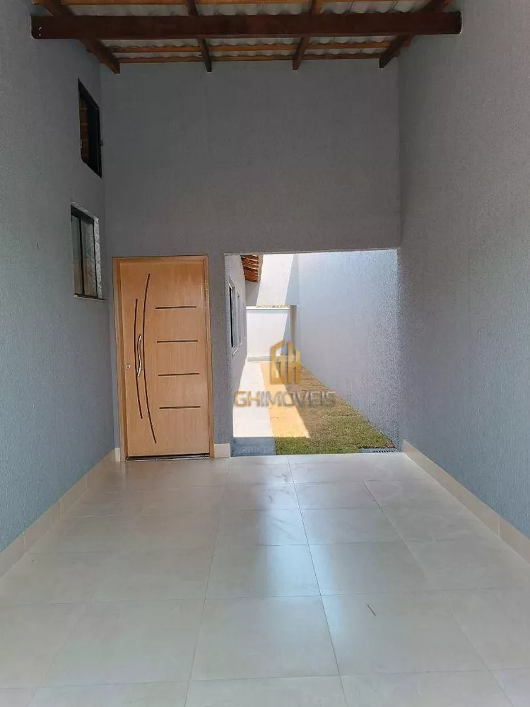 Casa à venda com 3 quartos, 120m² - Foto 2