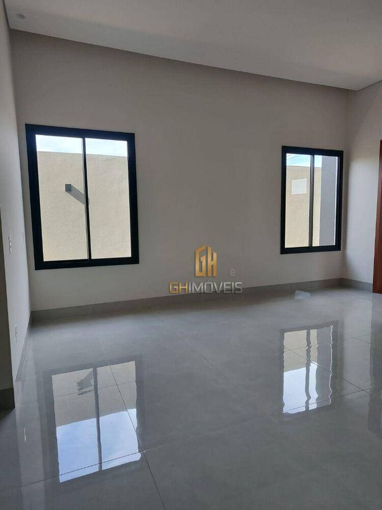 Casa à venda com 3 quartos, 180m² - Foto 1