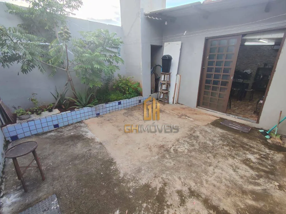 Casa, 3 quartos, 234 m² - Foto 1