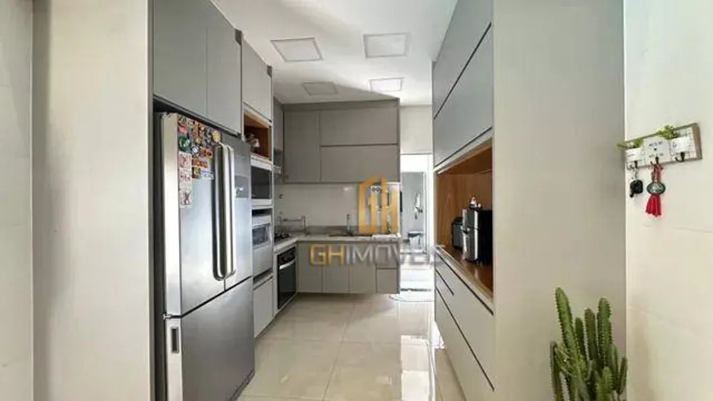 Casa à venda com 3 quartos, 200m² - Foto 4