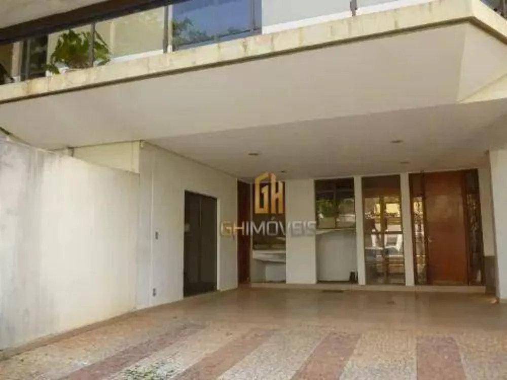 Sobrado à venda com 4 quartos, 329m² - Foto 1