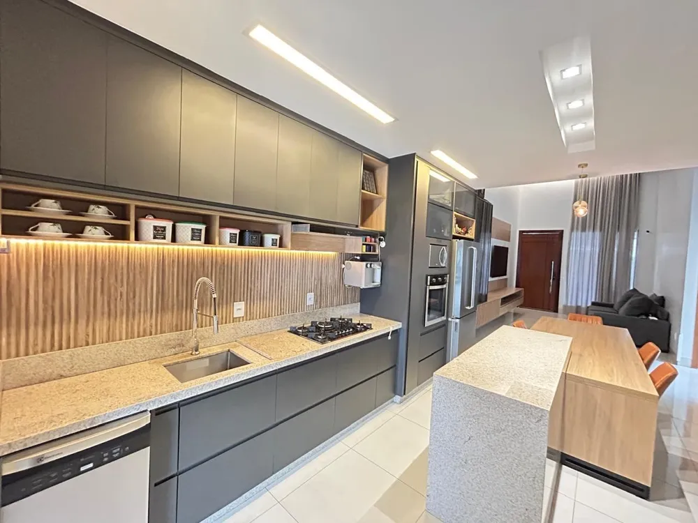 Casa, 3 quartos, 169 m² - Foto 1