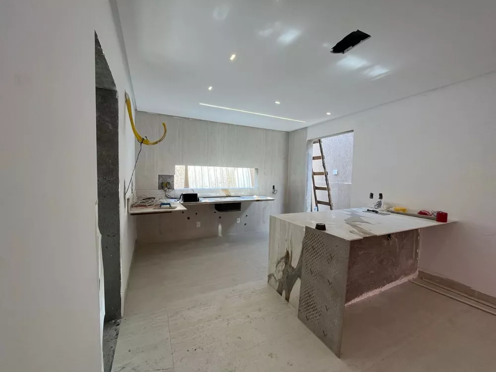 Sobrado à venda com 4 quartos, 315m² - Foto 2