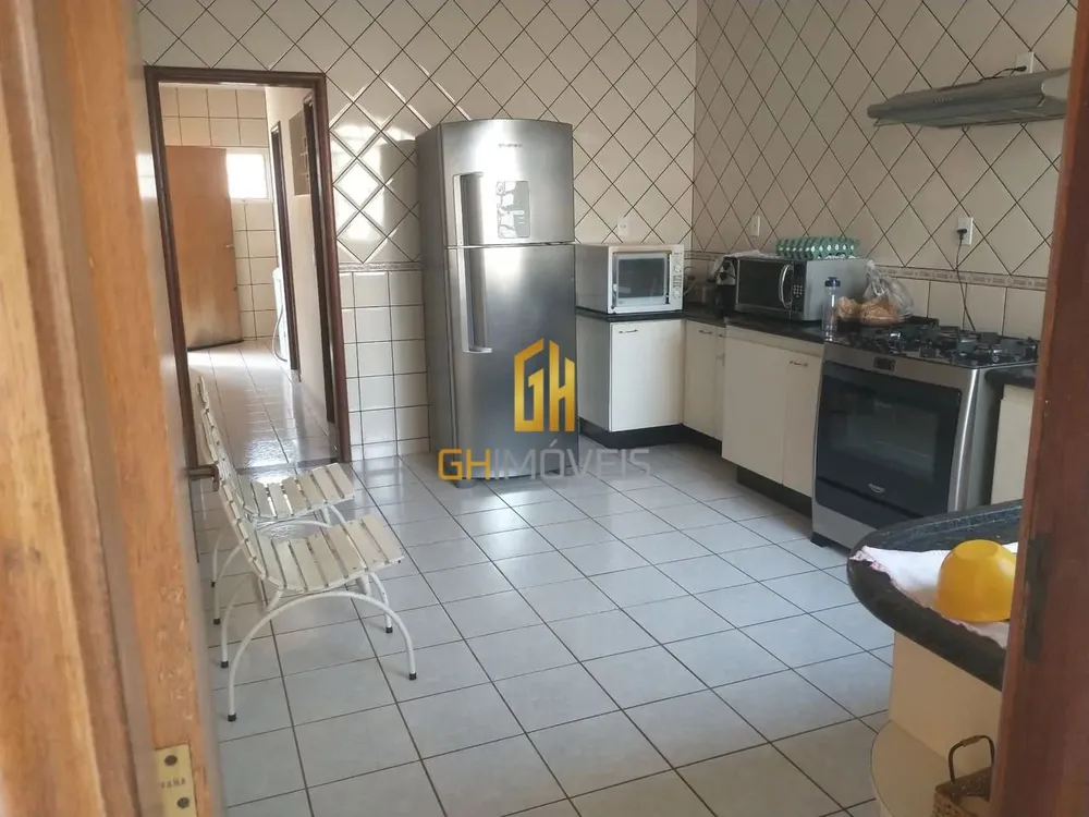 Casa, 4 quartos, 188 m² - Foto 1