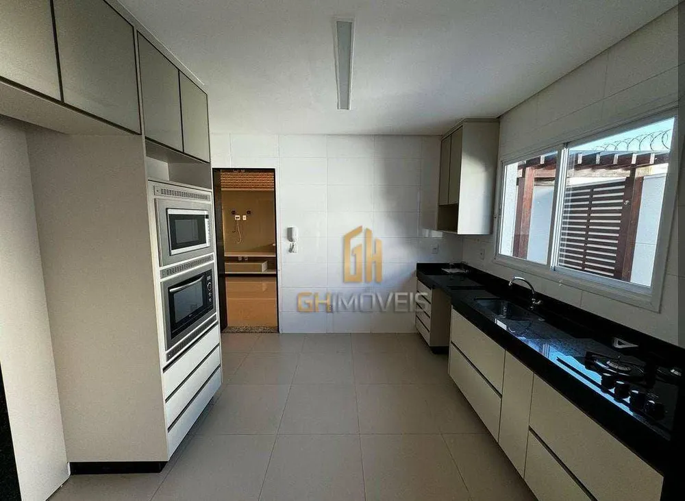 Sobrado, 3 quartos, 239 m² - Foto 2