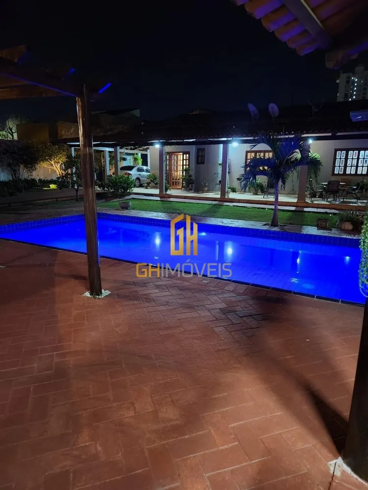 Casa, 3 quartos, 330 m² - Foto 1