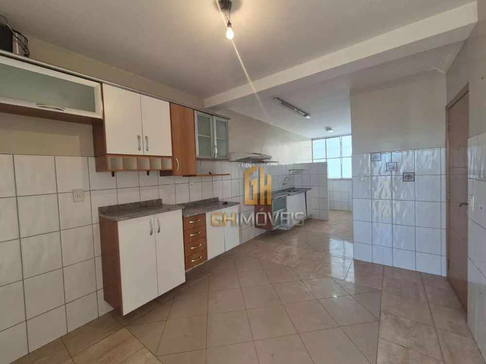 Apartamento à venda com 3 quartos, 161m² - Foto 3