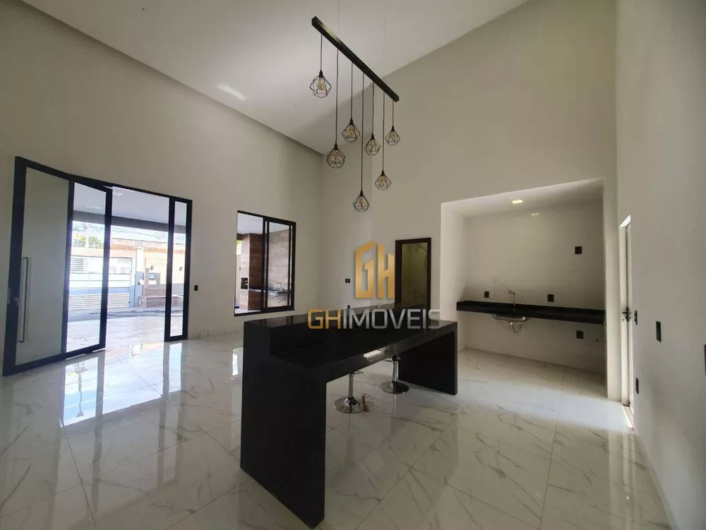 Casa à venda com 3 quartos, 150m² - Foto 1