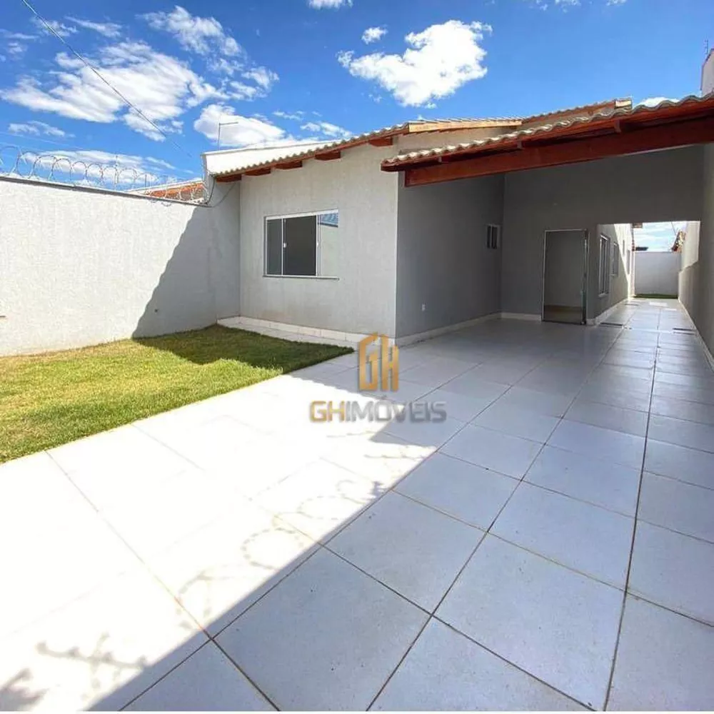 Casa à venda com 3 quartos, 117m² - Foto 1