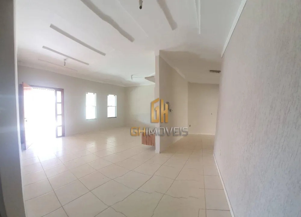 Casa, 3 quartos, 200 m² - Foto 1