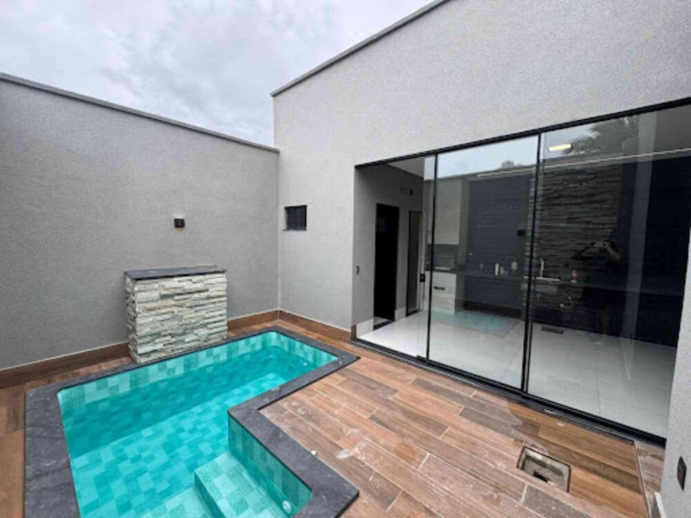 Casa à venda com 3 quartos, 155m² - Foto 1