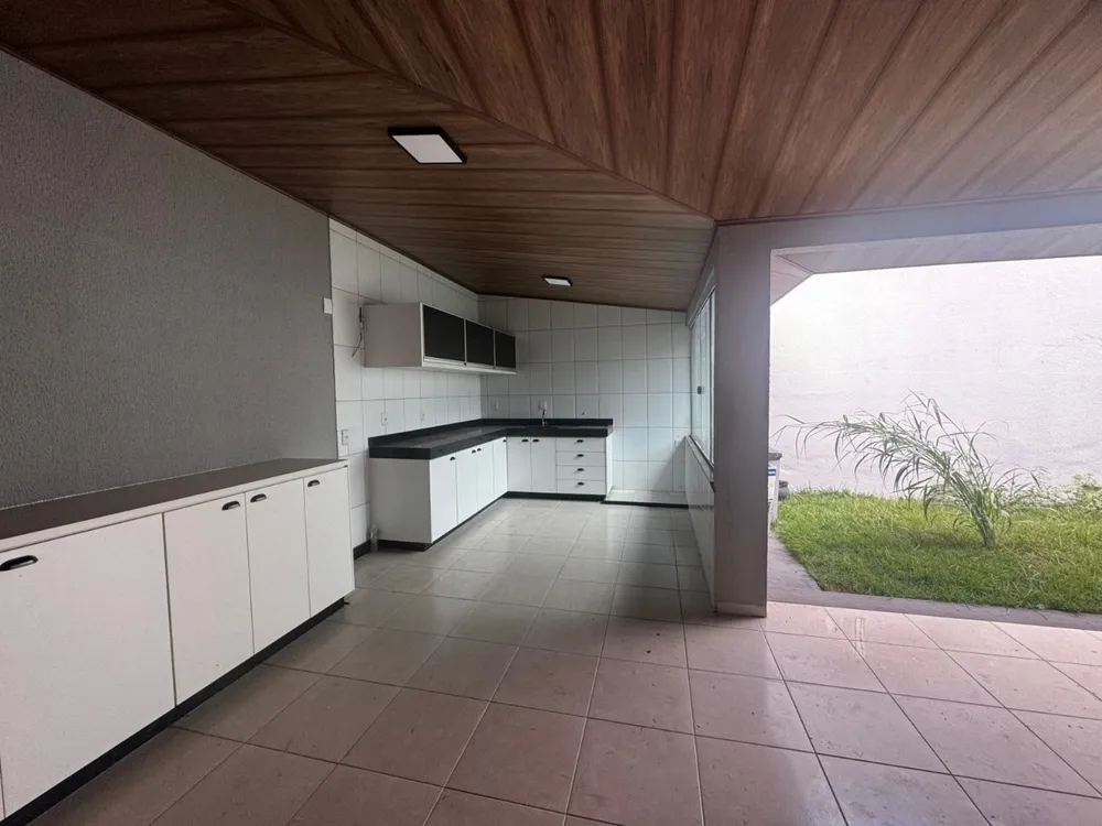 Casa, 3 quartos, 200 m² - Foto 1
