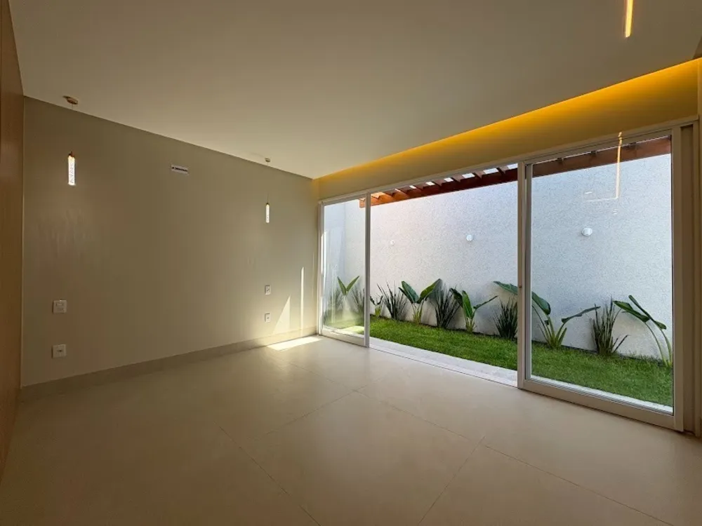 Casa, 4 quartos, 223 m² - Foto 1