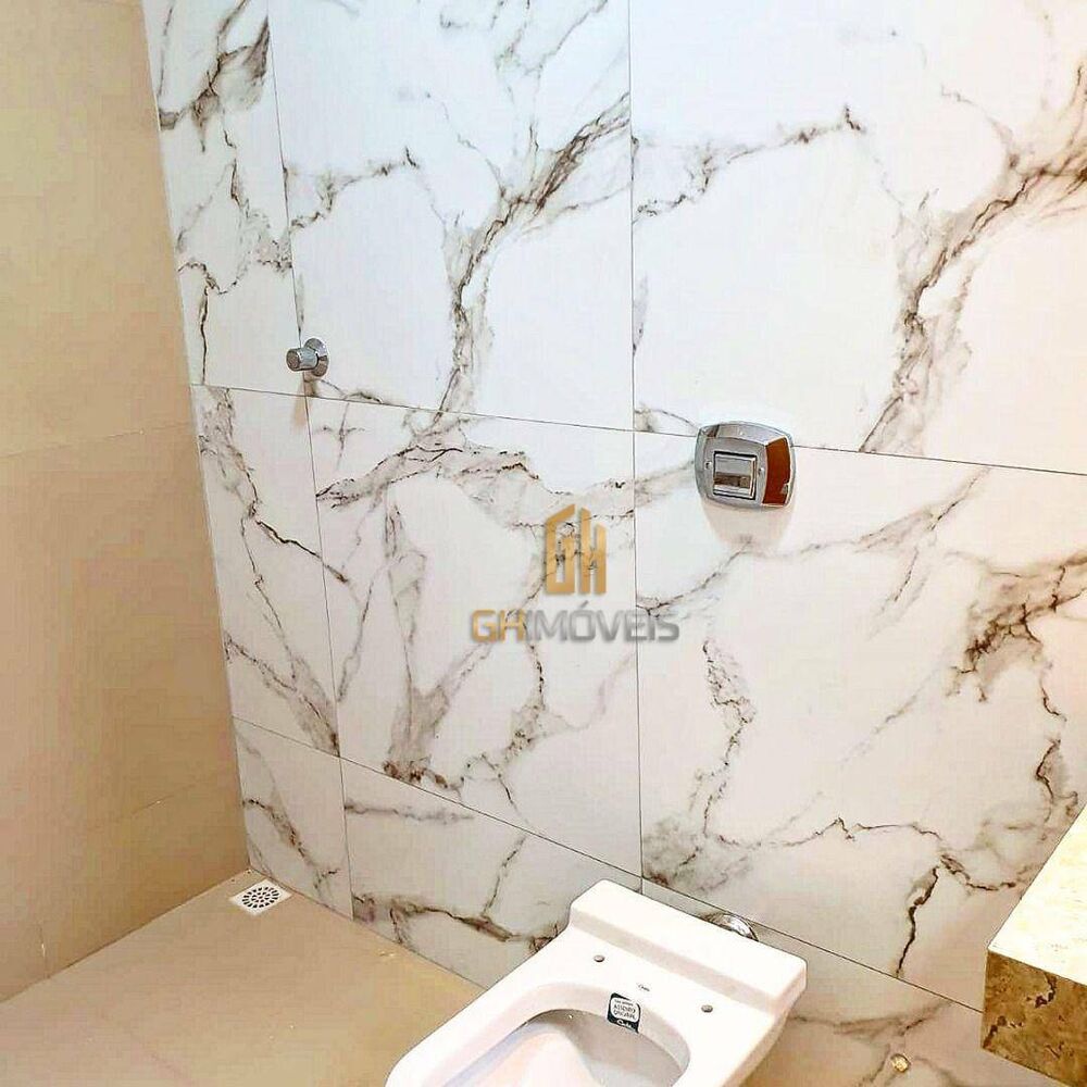 Casa à venda com 4 quartos, 210m² - Foto 4