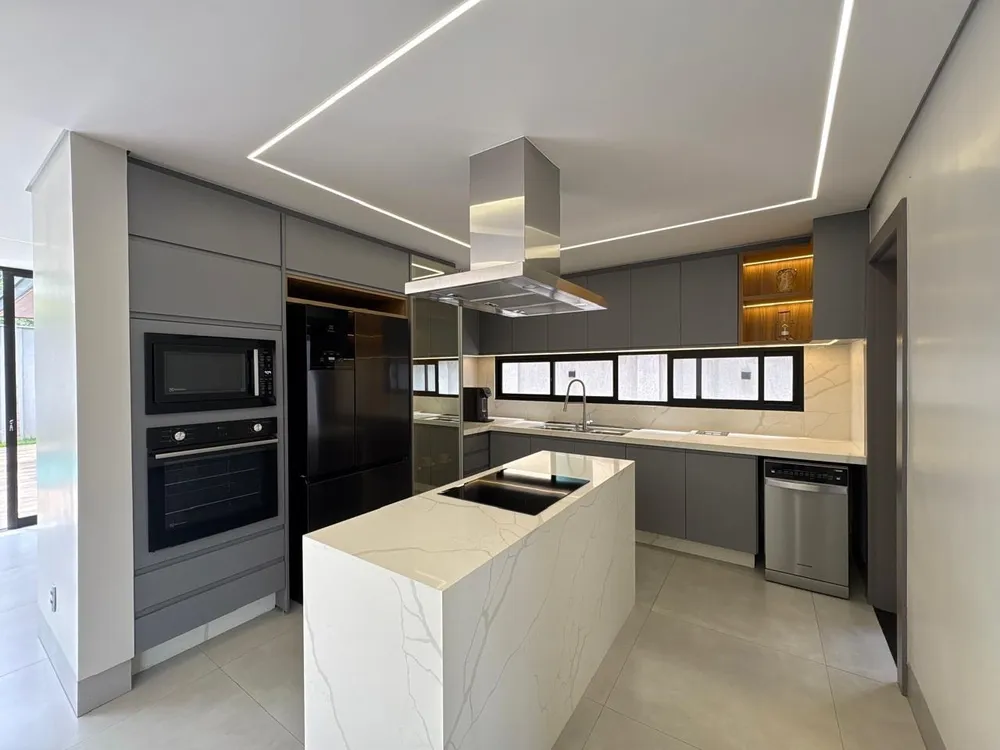 Sobrado, 3 quartos, 286 m² - Foto 1