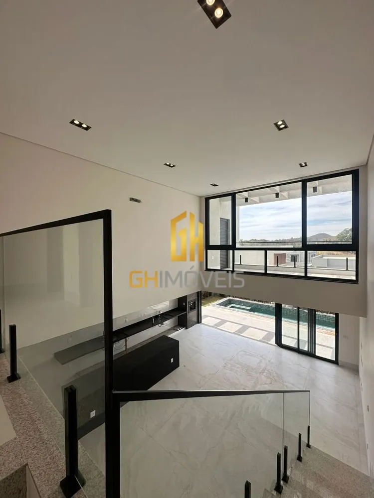 Sobrado, 4 quartos, 263 m² - Foto 1