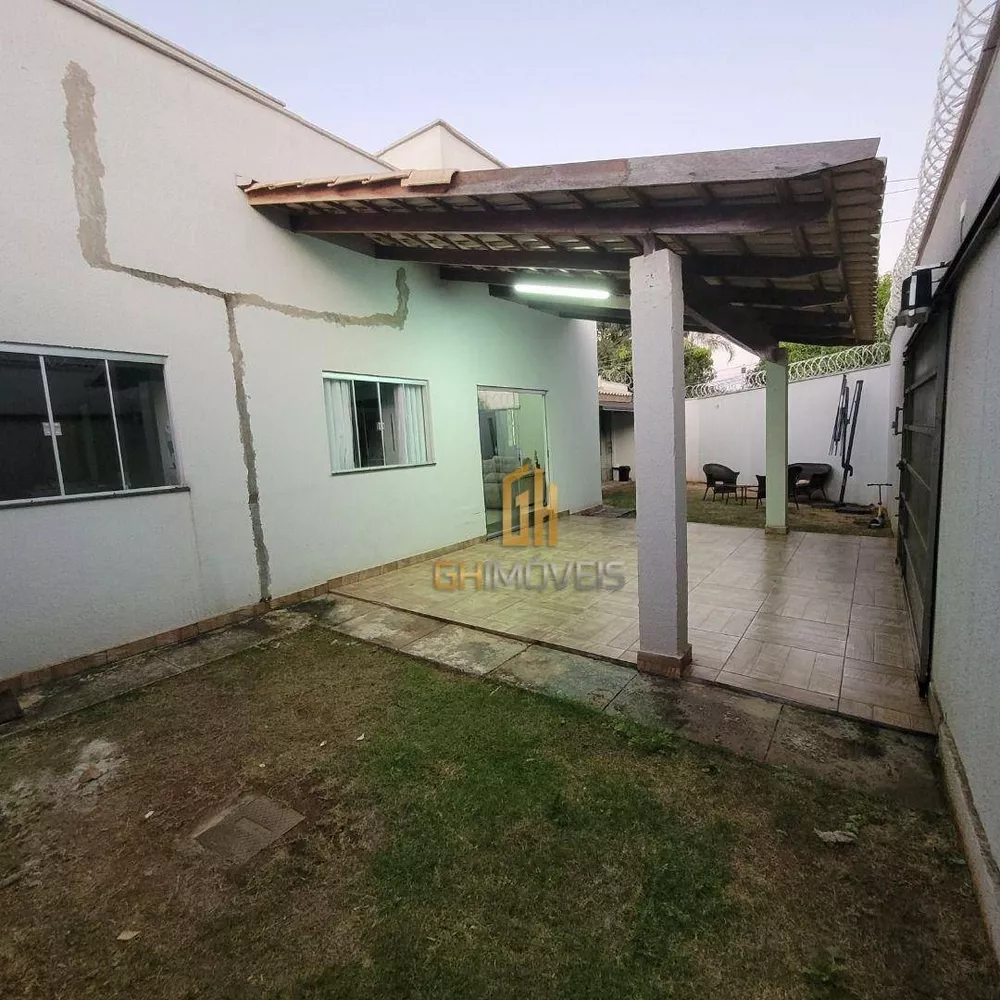 Casa à venda com 3 quartos, 130m² - Foto 1