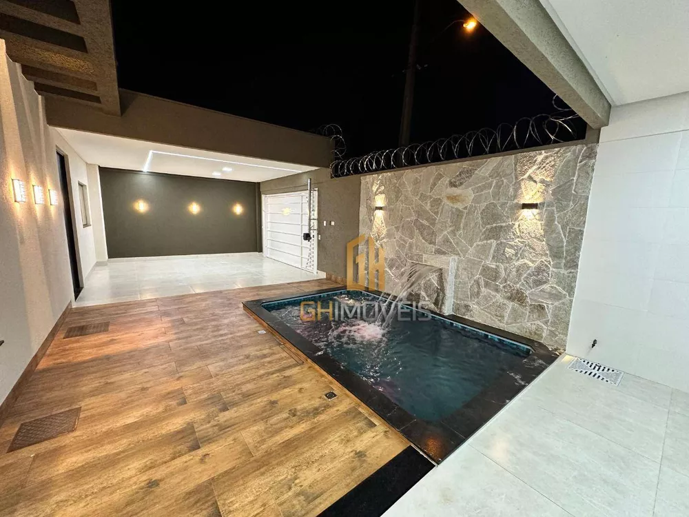 Casa à venda com 3 quartos, 125m² - Foto 1