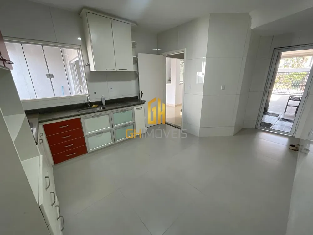 Sobrado, 5 quartos, 256 m² - Foto 1