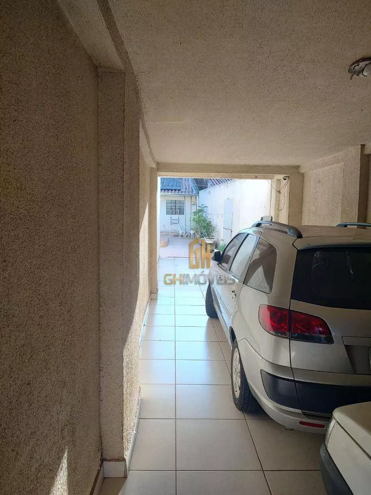 Sobrado à venda com 5 quartos, 300m² - Foto 2