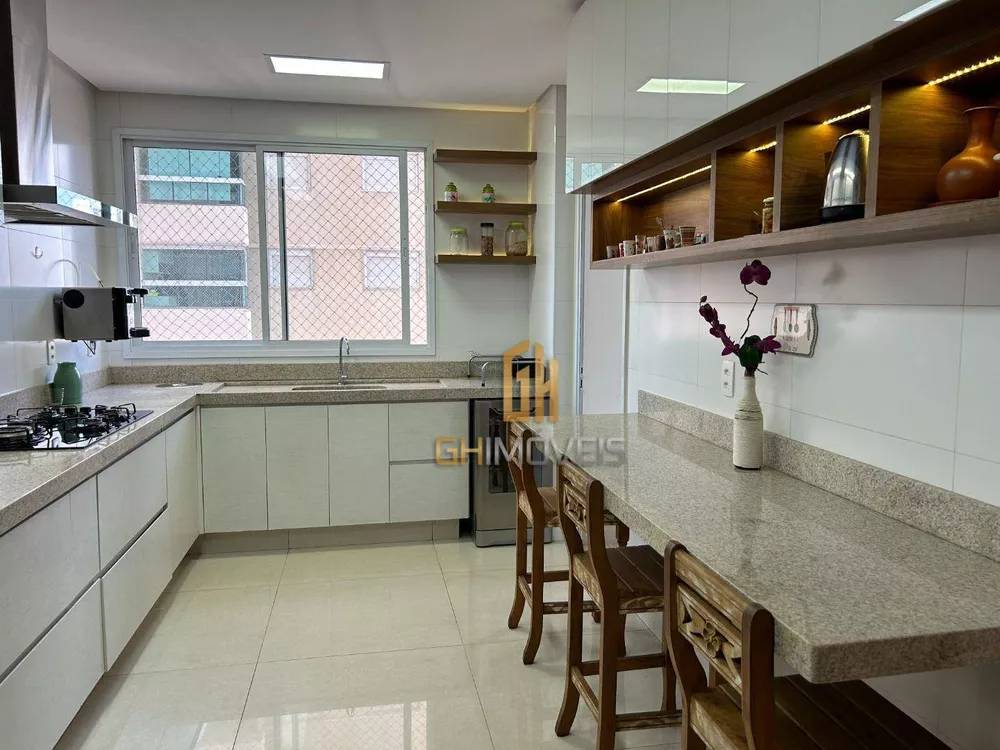 Apartamento à venda com 3 quartos, 191m² - Foto 3